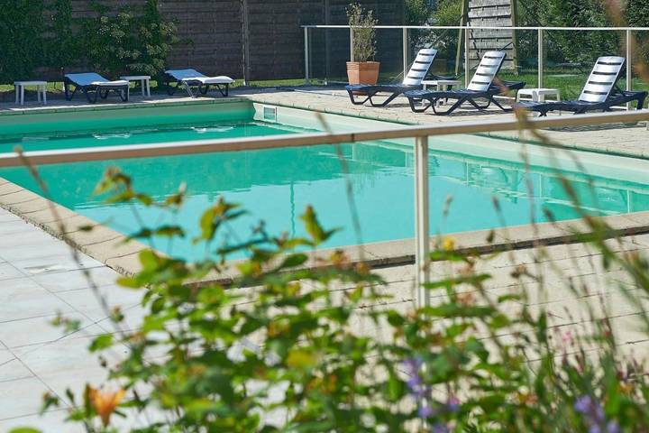 Hôtel pour 3 personnes, avec Terrasse et Jardin ainsi que Piscine et Vue