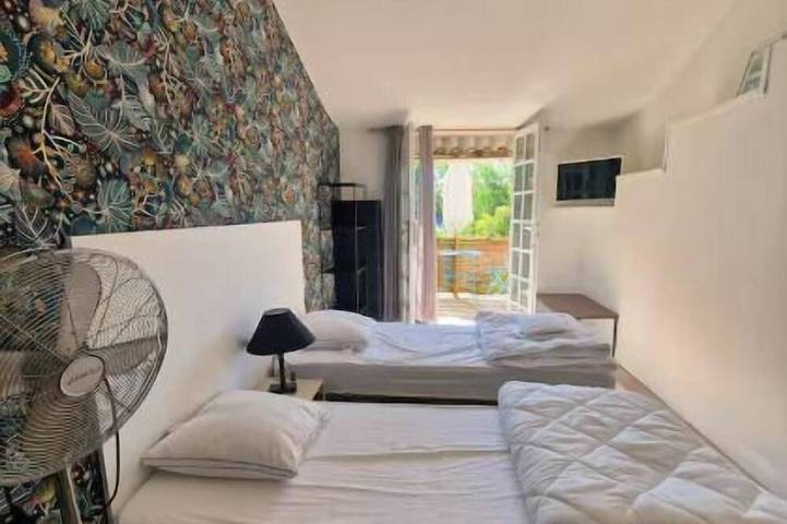 Appartement de vacances pour 2 personnes, avec piscine et jardin