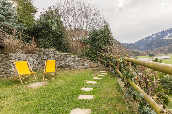 Gîte pour 4 personnes, avec jardin dans Massif du Mont-Blanc