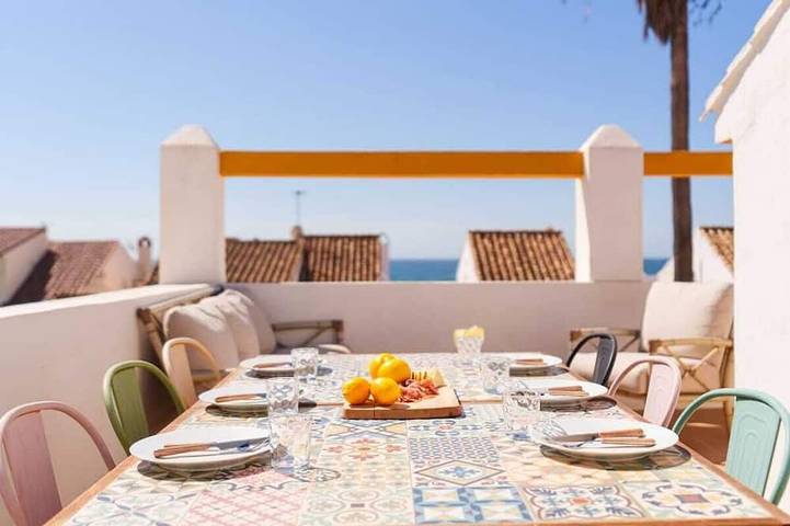 Beach house for 10 people, with Balcony and Terrace in Marbella