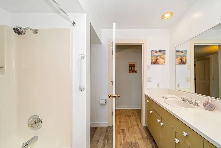 Vacation home for 8 people, with yard and hot tub in Oregon