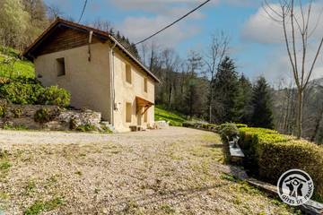 Gîte pour 6 personnes, avec terrasse, animaux acceptés à Rivèrenert