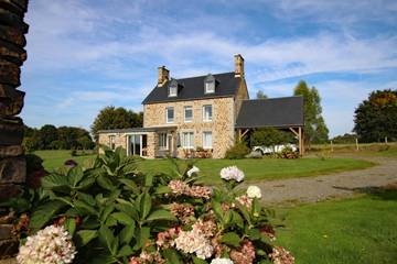 Gîte pour 7 personnes, avec jardin à Le Mesnil-Ozenne