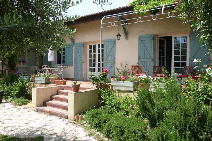 Location de vacances pour 7 personnes, avec Terrasse et Jardin à Vendargues