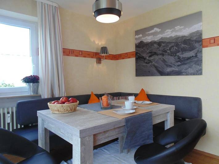 Ferienwohnung für 4 Personen, mit Seeblick und Ausblick sowie Balkon am Großer Alpsee - 2