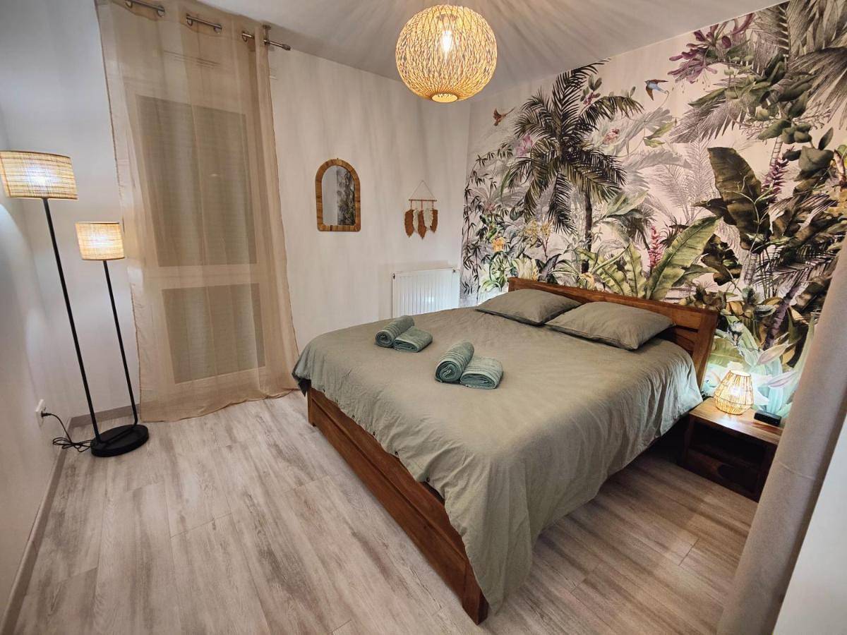 Appartement entier, Quietstay 20' Paris, Connected Home avec Terrasse in Massy, Essonne