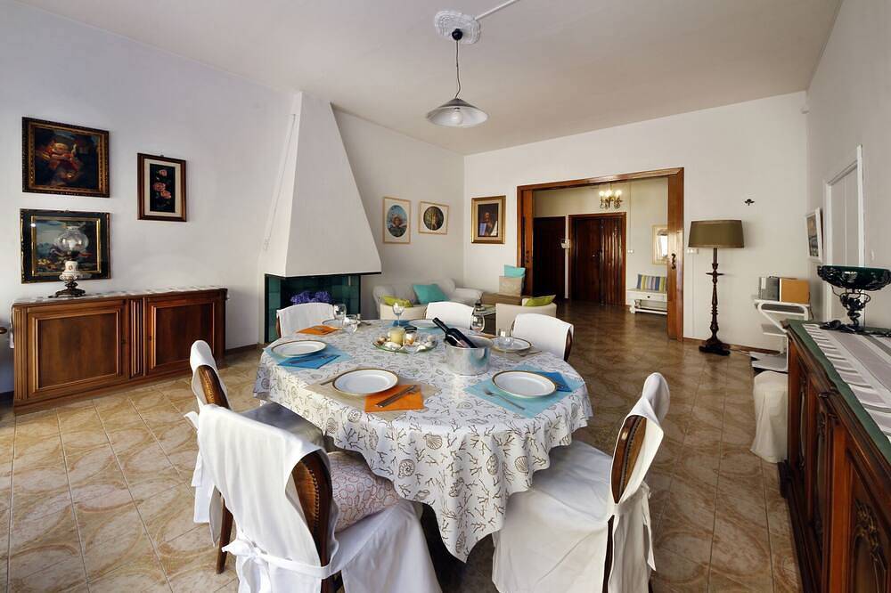 Apartamento entero, En Formia Gaeta Golf- Cerca De La Estación De Tren- Wifi Aire Acondicionado. Ultimo Septiembre in Formia, Provincia de Latina