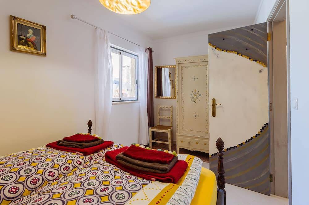 Apartamento entero, Casa colorida, a unique, colorful home for 4 people in Vila do Bispo in Vila do Bispo e Raposeira, Parque Natural del Suroeste Alentejano y Costa Vicentina