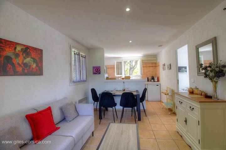 Gîte pour 4 personnes, avec Terrasse ainsi que Jardin et Vue dans Sainte-Lucie de Porto-Vecchio - 4