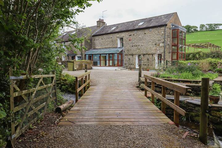 Cottage for 8 people, with garden in Yorkshire Dales National Park