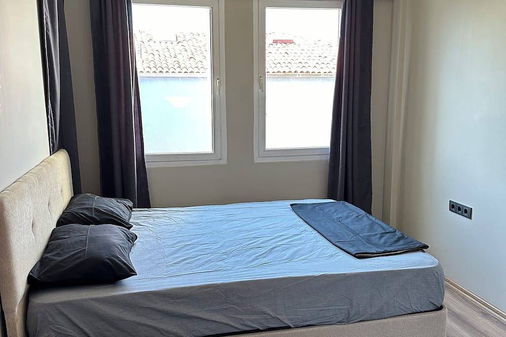 Kuşadası'nda Merkezde ve Denize 5 Dakika Şık Villa in Kusadasi, Aydın Province