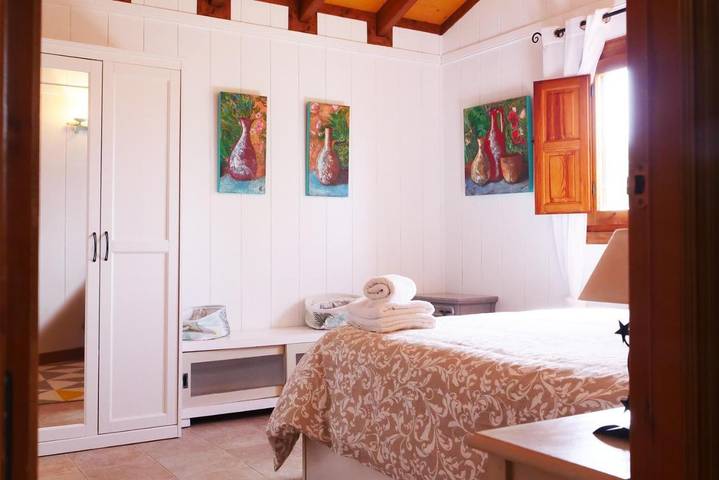 Casa rural para 3 personas, con jardín además de piscina y vistas - 1