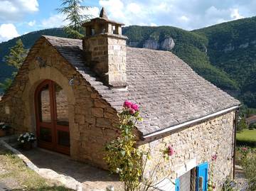 Gîte pour 4 personnes, avec jardin et balcon dans l' Aveyron