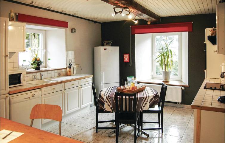 Location de vacances pour 12 personnes, avec jardin et terrasse, adapté aux familles au Province de Luxembourg - 3