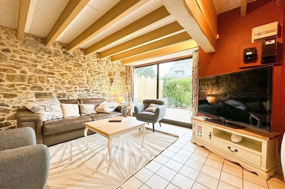 Casa de carácter con jardín en un dominio privado, piscina cubierta #Eme in Yffiniac, Côte de Goëlo