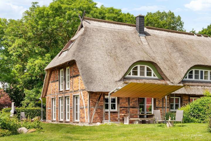Ferienhaus für 14 Personen, mit Terrasse und Garten sowie Sauna und Seeblick auf Insel Poel
