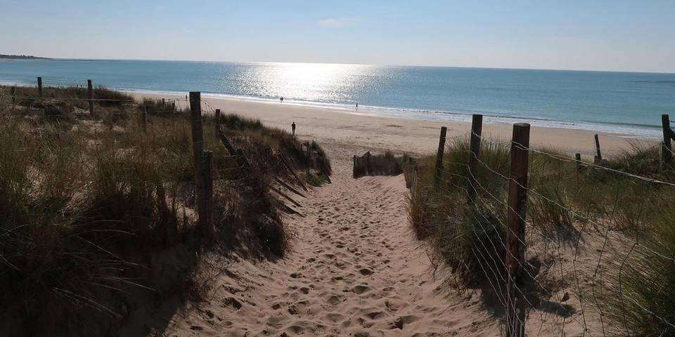 Location de vacances pour 16 personnes, avec vue ainsi que jardin et piscine dans Vert Bois - 2