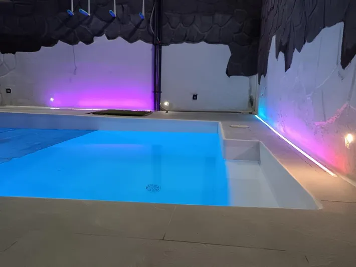 Villa für 12 Personen, mit Terrasse und Pool sowie Ausblick - 1