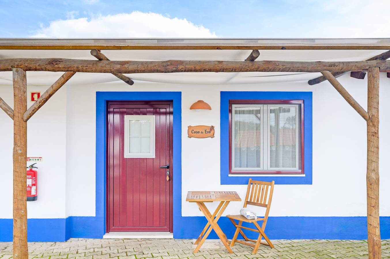 Apartamento entero, Casa de vacaciones 'Eva' con vistas a la montaña, Wi-Fi y aire acondicionado in São Luís, Costa Alentejana