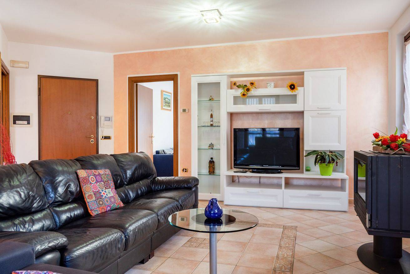 Appartamento intero, Guesthost - Casa del Giardino Apt with Shared Patio in Bastia Umbra, Perugia e dintorni