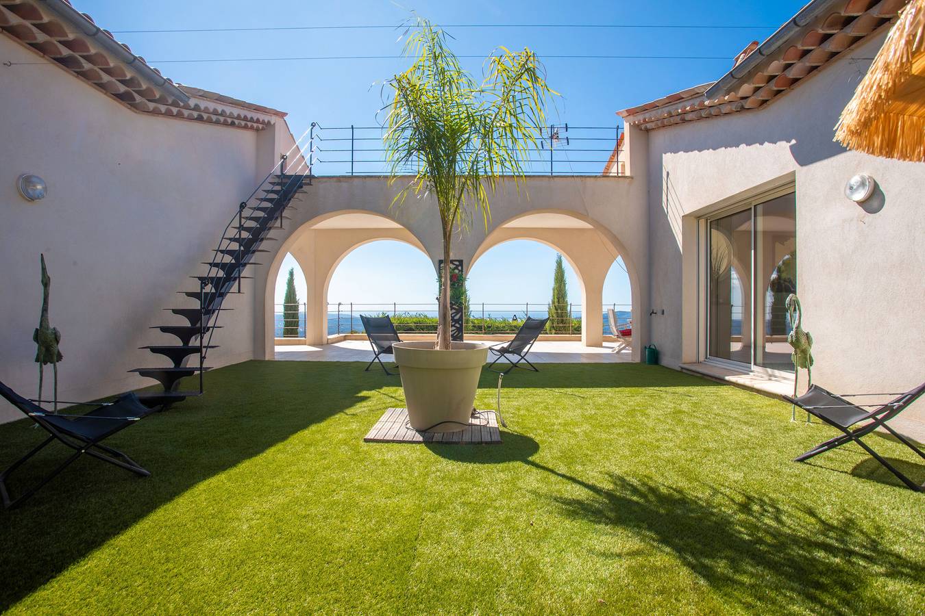 Villa 'Cabri 5 Chambres Piscine' mit Meerblick, Wi-Fi und Klimaanlage in Cabris, Cannes und Umgebung