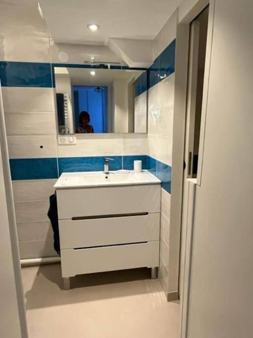 Appartement entier, Beau studio dans un cadre exceptionnel de verdure in Maisons-Laffitte, Yvelines