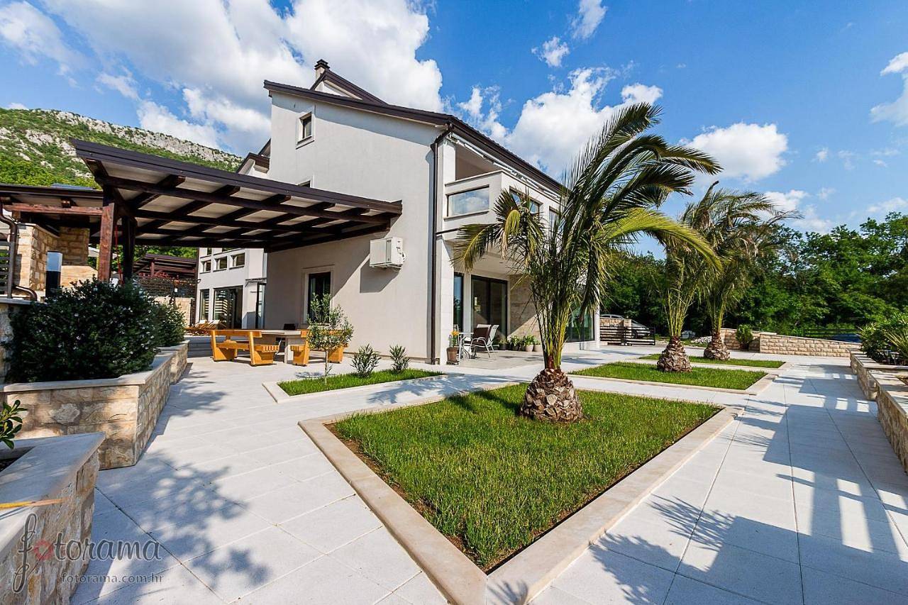 Luxury villa with a swimming pool Dolinci, Crikvenica - 13914 in Grizane, Primorje-Gorski Kotar