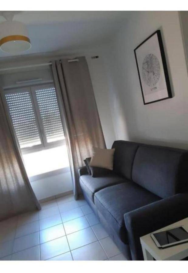 Appartement entier, Apartment with Balcony in Décines-Charpieu, Lyon et ses environs