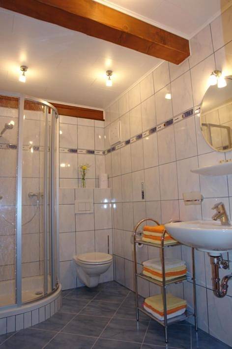 Ganze Ferienwohnung, Winzerzimmer - Weingut Tinhof in Eisenstadt, Leithaberg