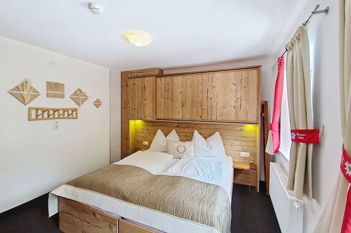 Ganze Wohnung, Schöne Wohnung für 4 Personen mit  W-Lan, Tv und Terrasse in Tuxer Alpen, Navis