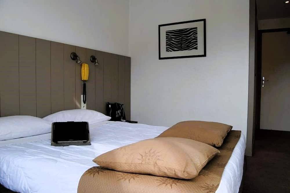 Enjoy Homelike Comfort & Balcony Sights w/ Modern Amenities in Lourdes in Lourdes, Hautes-Pyrénées