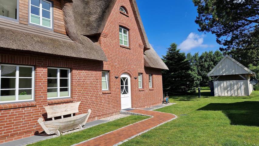 Ferienhaus für 6 Personen, mit Terrasse und Garten sowie Sauna in Biikebrennen
