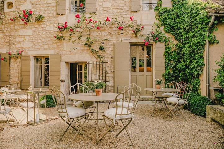 Maison d’hôte pour 2 personnes, avec terrasse ainsi que vue et jardin