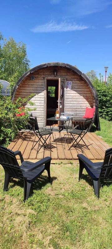Cabane en bois pour 3 personnes, avec piscine et sauna, animaux acceptés dans le Loir-et-Cher