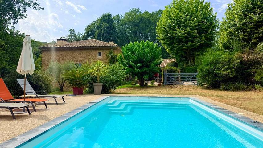 Location de vacances pour 2 personnes, avec Terrasse et Jardin ainsi que Piscine et Vue à Saint-Alexandre