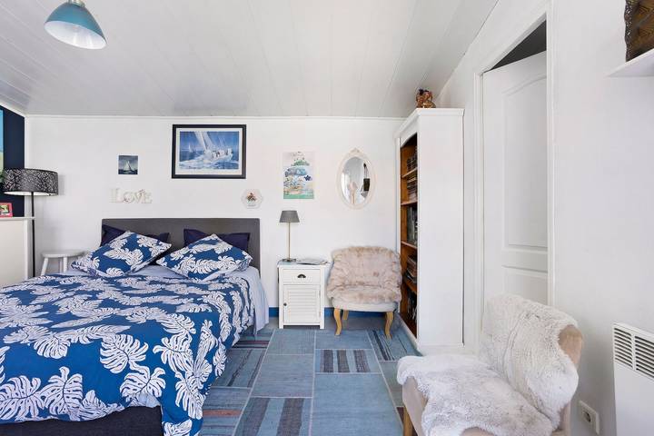 Guest Room “Lajarrieleduc” with Shared Terrace, Garden, and Wi-Fi in La Jarrie, La Rochelle region