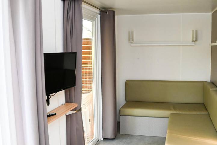 Location de vacances pour 2 personnes, avec terrasse et jacuzzi ainsi que jardin et piscine dans Colorado provençal - 4