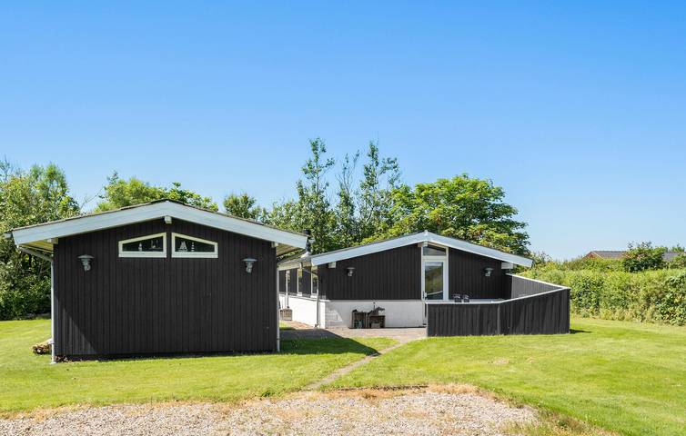 Feriehus for 6 personer, med terrasse - 1