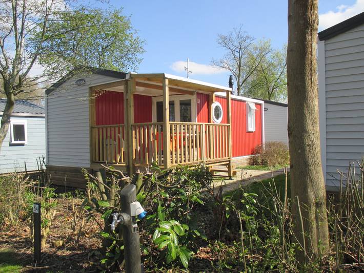 Ferienpark für 4 Personen, mit Balkon/Terrasse und Terrasse sowie Kinderpool in Südholland