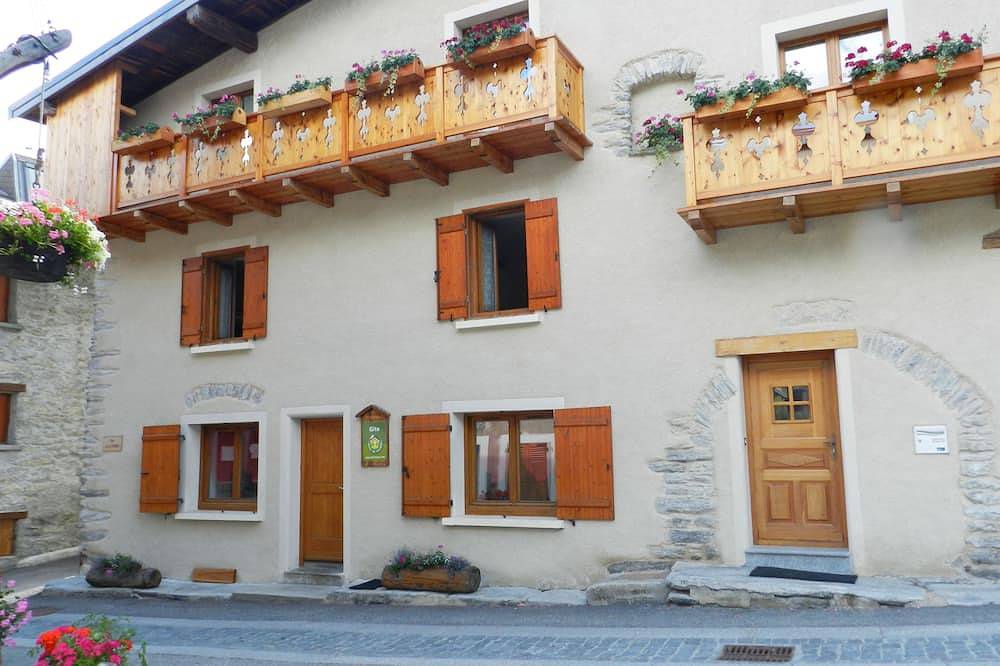 Appartement 2/4 personen 45 m2 in een huis met aparte ingang in Bramans, Saint-Jean-de-Maurienne regio