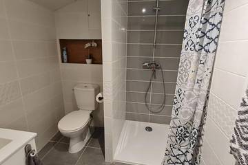 Appartement De Vacances pour 2 Personnes dans Aubenas, Ardèche, Photo 2