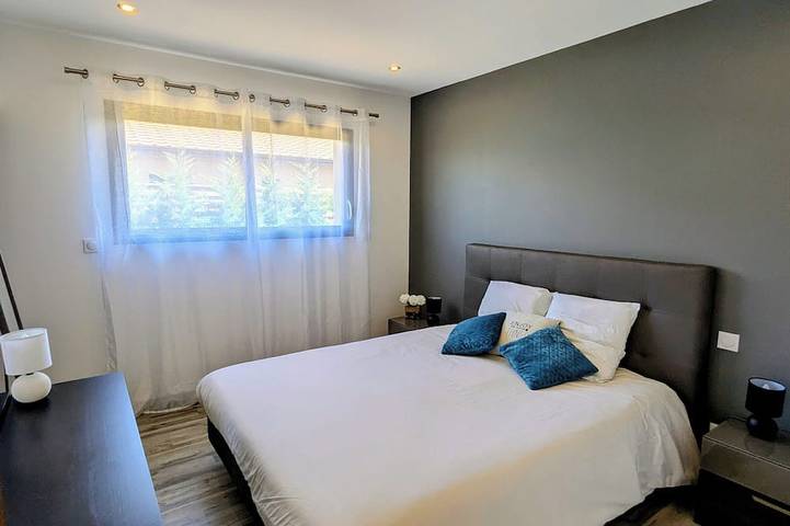 Location de vacances pour 7 personnes, avec jardin et terrasse à Saint-Hilaire-du-Rosier - 2