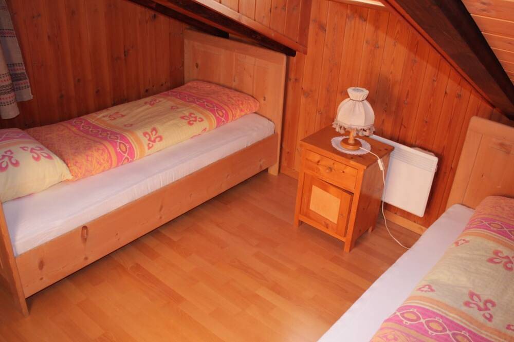 Ganze Wohnung, Cavegn-Fry, (Rueras/Sedrun), 652.01 in Tschamut, Tujetsch