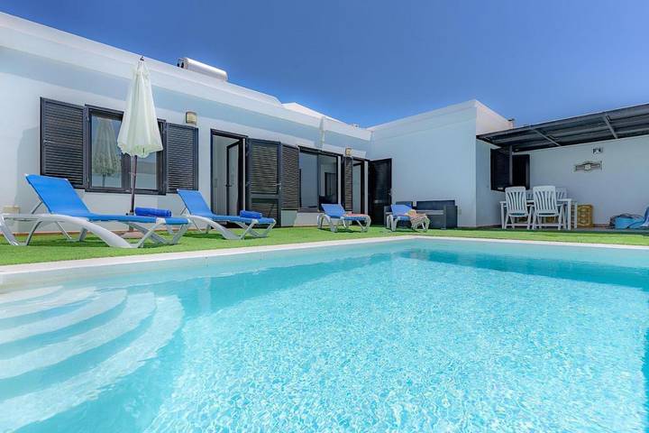 Chalet para 5 personas, con piscina y terraza en Playa Blanca