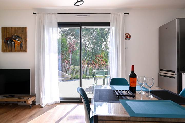 Hel lejlighed, Le Cocoon Apartment with Terrace in Detached House in Ceyreste, Marseille Området