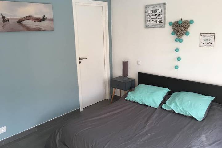 Villa ecológica, piscina privada climatizada, cerca de la playa Pinarelle, 9 personas in Pinarellu, Zonza