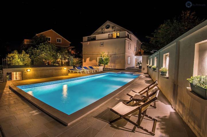 Villa pour 10 personnes, avec jardin - 1