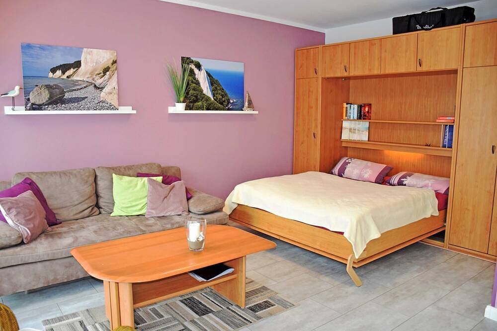 Ganze Wohnung, Ferienwohnung Victoria mit Terrasse und Gartenblick - Ferienwohnung Victoria mit in Gustow, Stralsund Umland