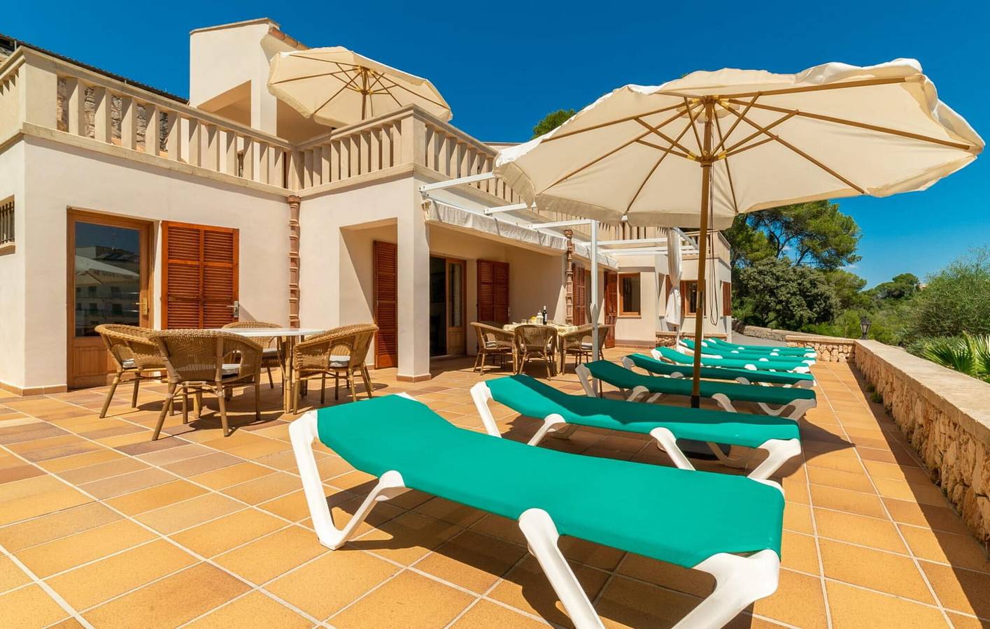 Charmantes 2BR Apartment mit Terrasse, Grill und Meerblick in Cala Santanyí, Santanyí