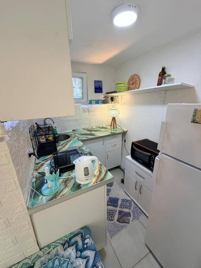 Gîte pour 2 personnes, avec jardin et terrasse dans Risan - 4